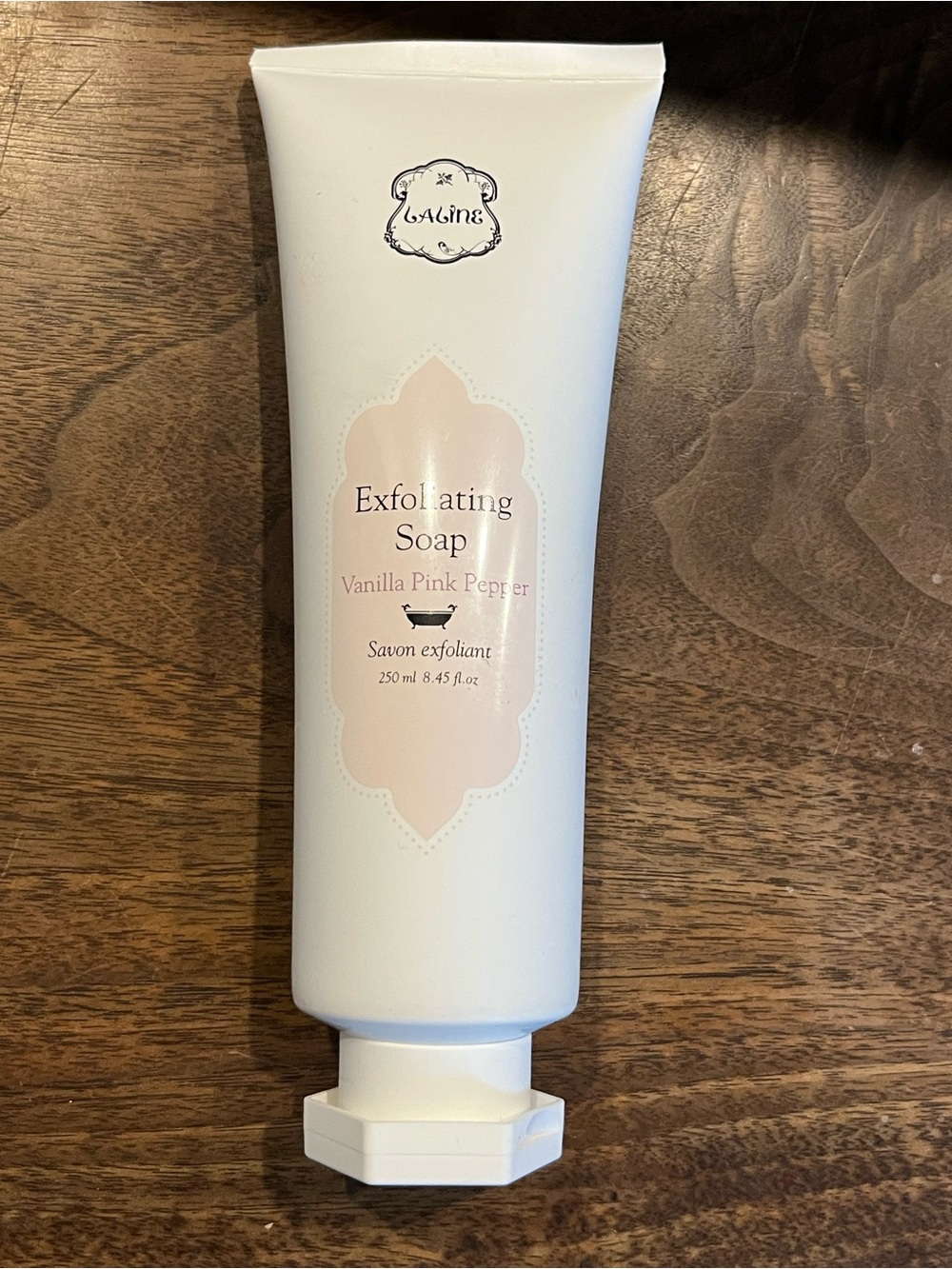 LALINE Vanilla Pink Pepper Exfoliating Soap